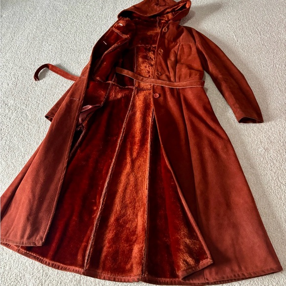Vintage 1970s Suede Burnt Orange Women’s Long Coat with hood and belt - Picture 2 of 7